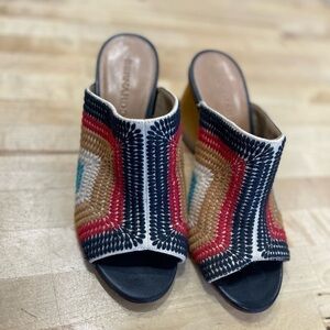 bernardo nala heeled peep toe sandal